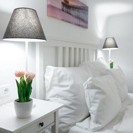 Sleek Minimalist Studio At Inner City بودابست المظهر الخارجي الصورة