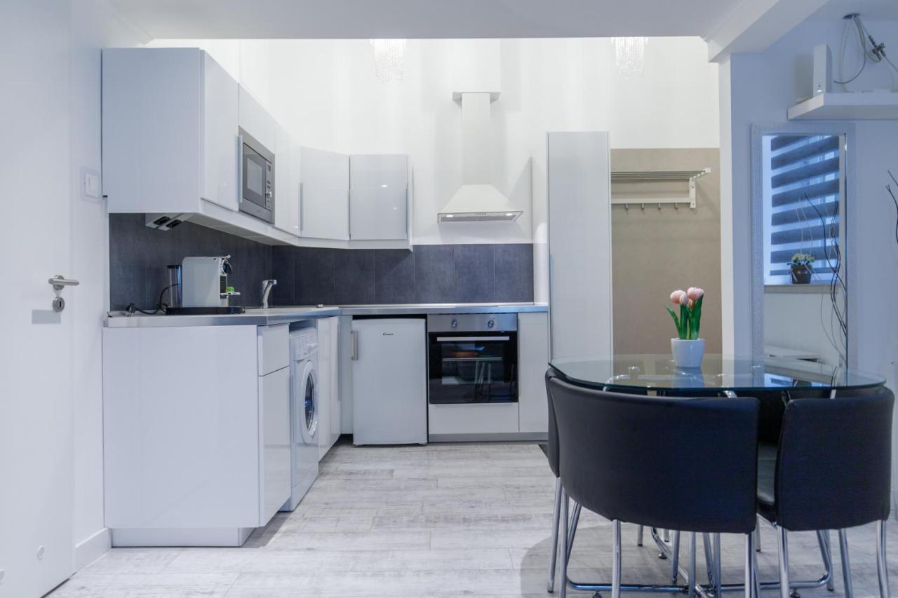 Sleek Minimalist Studio At Inner City بودابست المظهر الخارجي الصورة