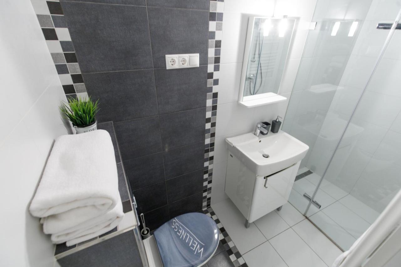 Sleek Minimalist Studio At Inner City بودابست المظهر الخارجي الصورة