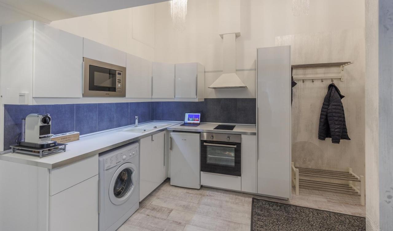 Sleek Minimalist Studio At Inner City بودابست المظهر الخارجي الصورة