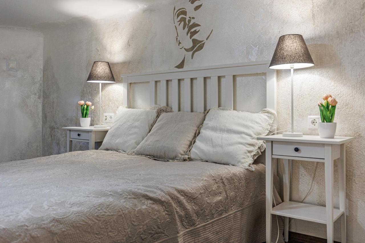 Sleek Minimalist Studio At Inner City بودابست المظهر الخارجي الصورة