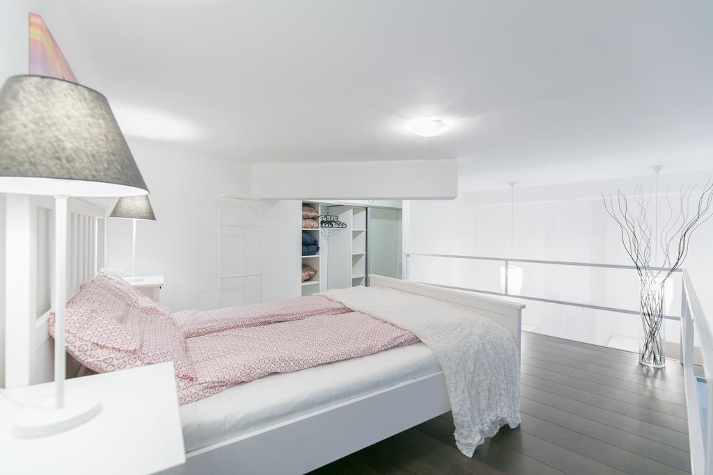 Sleek Minimalist Studio At Inner City بودابست المظهر الخارجي الصورة