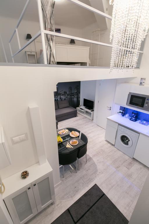 Sleek Minimalist Studio At Inner City بودابست المظهر الخارجي الصورة