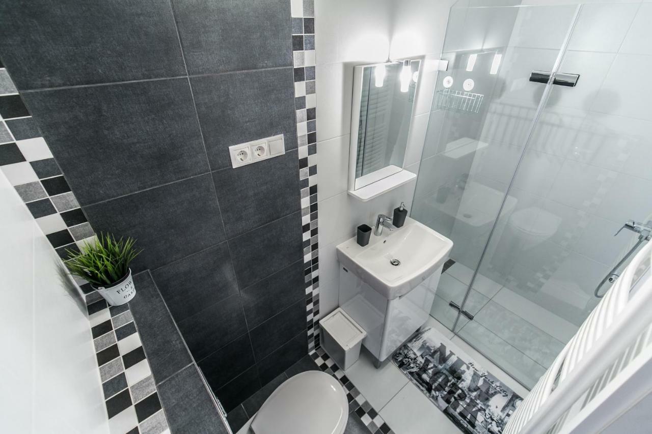 Sleek Minimalist Studio At Inner City بودابست المظهر الخارجي الصورة